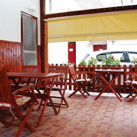 Voyager Bed & Breakfast โนวีซาด ร้านอาหาร รูปภาพ