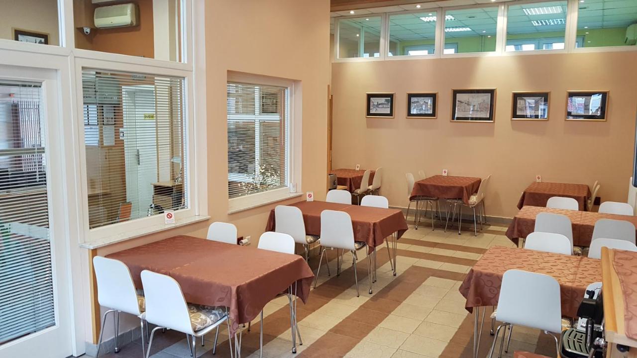 Voyager Bed & Breakfast โนวีซาด ภายนอก รูปภาพ