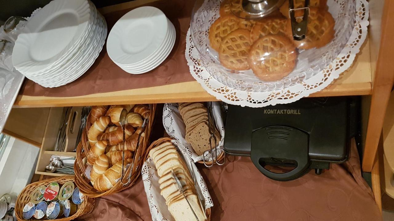 Voyager Bed & Breakfast โนวีซาด ภายนอก รูปภาพ